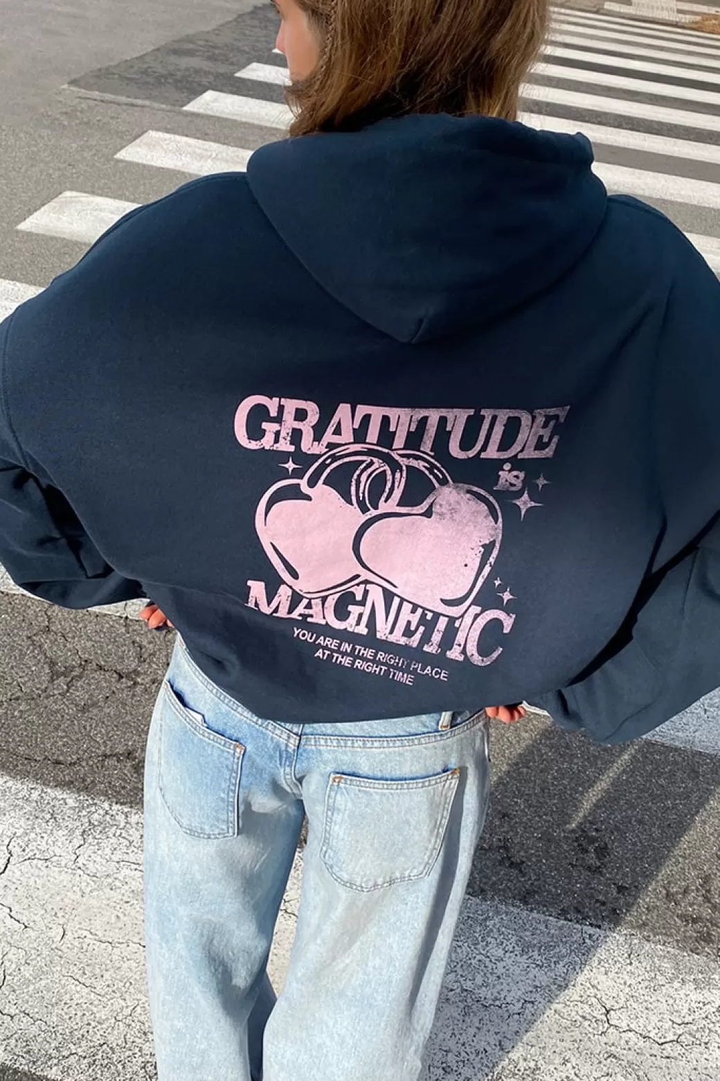 Subdued Sudadera Gratitude Magnetic< Graphics | Sudaderas